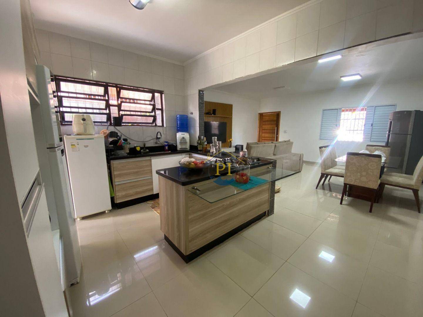 Casa para alugar com 2 quartos, 98m² - Foto 4
