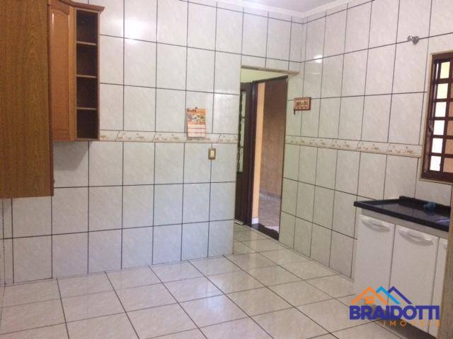 Casa à venda com 2 quartos, 110m² - Foto 8