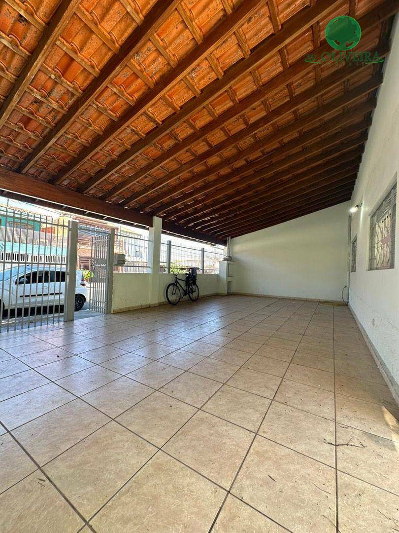 Casa para alugar com 2 quartos, 200m² - Foto 3