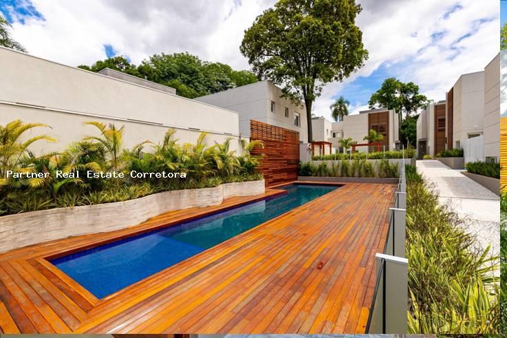 Casa de Condomínio à venda com 4 quartos, 420m² - Foto 1