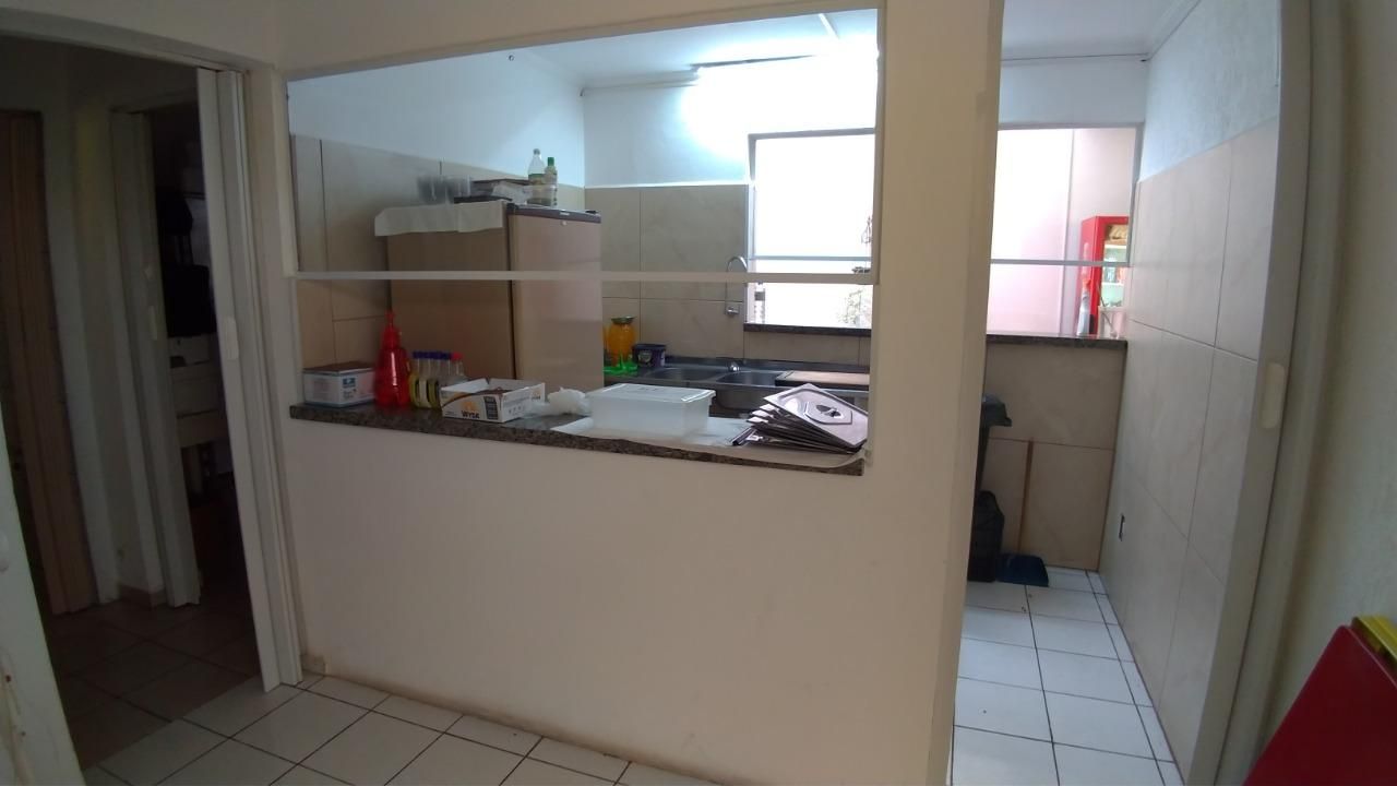 Casa à venda com 3 quartos, 332m² - Foto 18