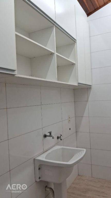 Casa de Condomínio à venda com 3 quartos, 290m² - Foto 9