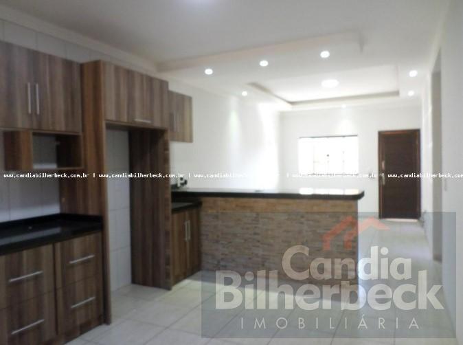 Casa à venda com 3 quartos, 250m² - Foto 3