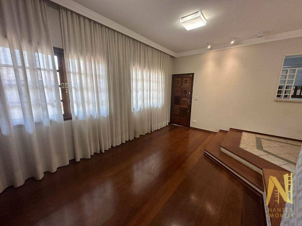 Casa à venda com 3 quartos, 210m² - Foto 10