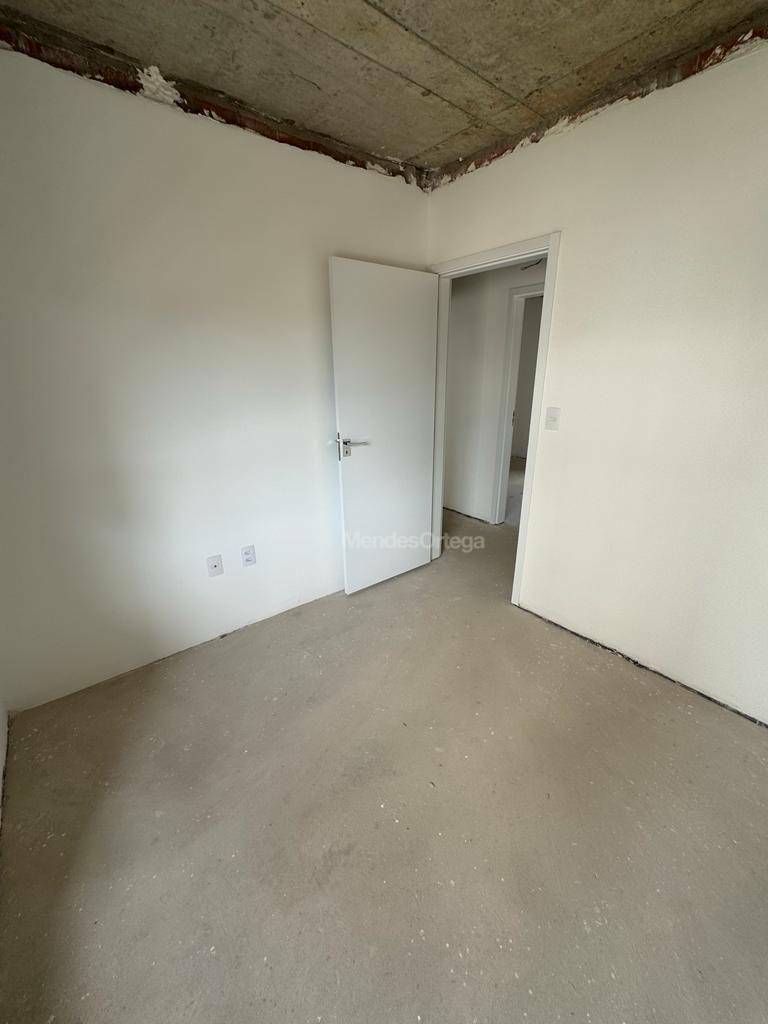 Apartamento à venda com 3 quartos, 111m² - Foto 19