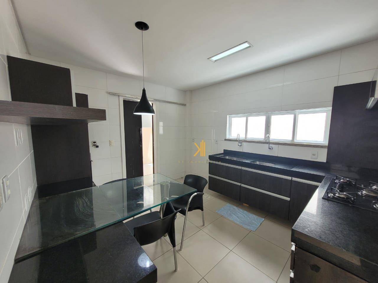 Casa à venda com 4 quartos, 200m² - Foto 9