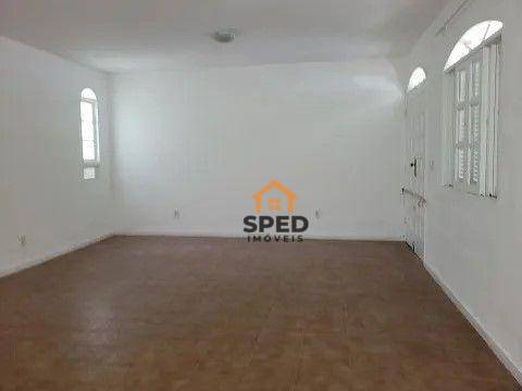 Casa à venda com 5 quartos, 271m² - Foto 18