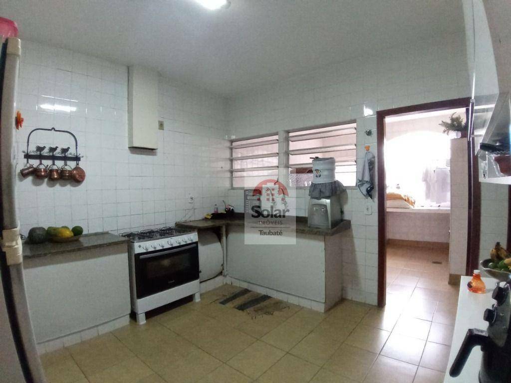 Casa para alugar com 5 quartos, 400m² - Foto 8