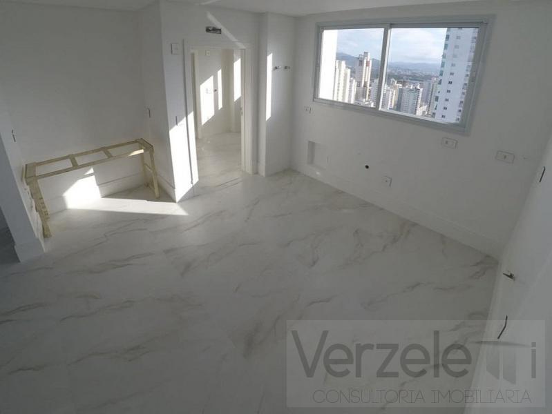 Apartamento à venda com 3 quartos, 151m² - Foto 10