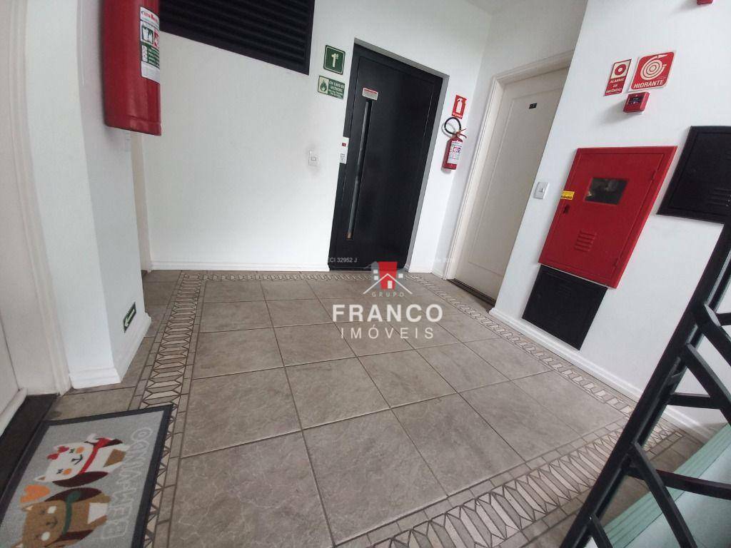 Apartamento para alugar com 2 quartos, 75m² - Foto 5