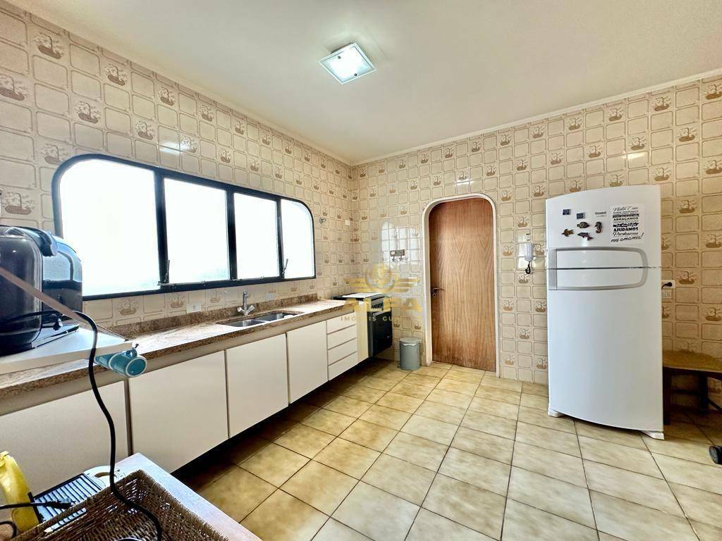 Apartamento à venda com 3 quartos, 221m² - Foto 27