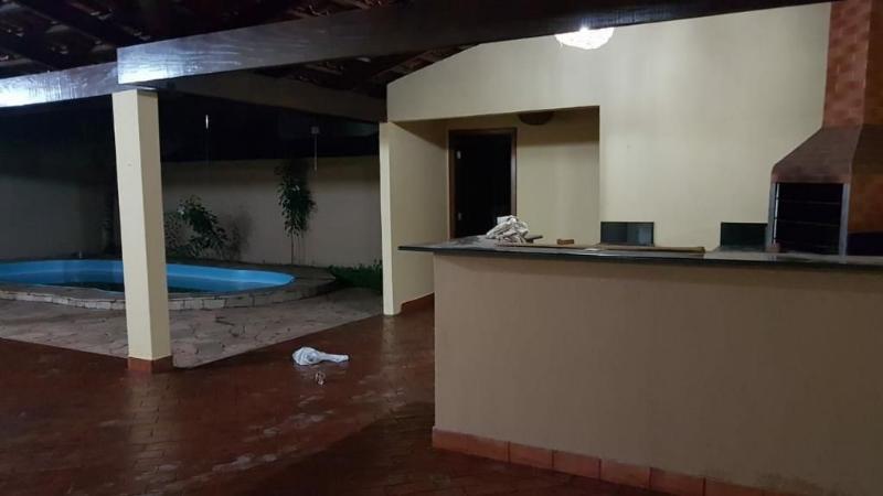 Casa à venda com 3 quartos, 100m² - Foto 4