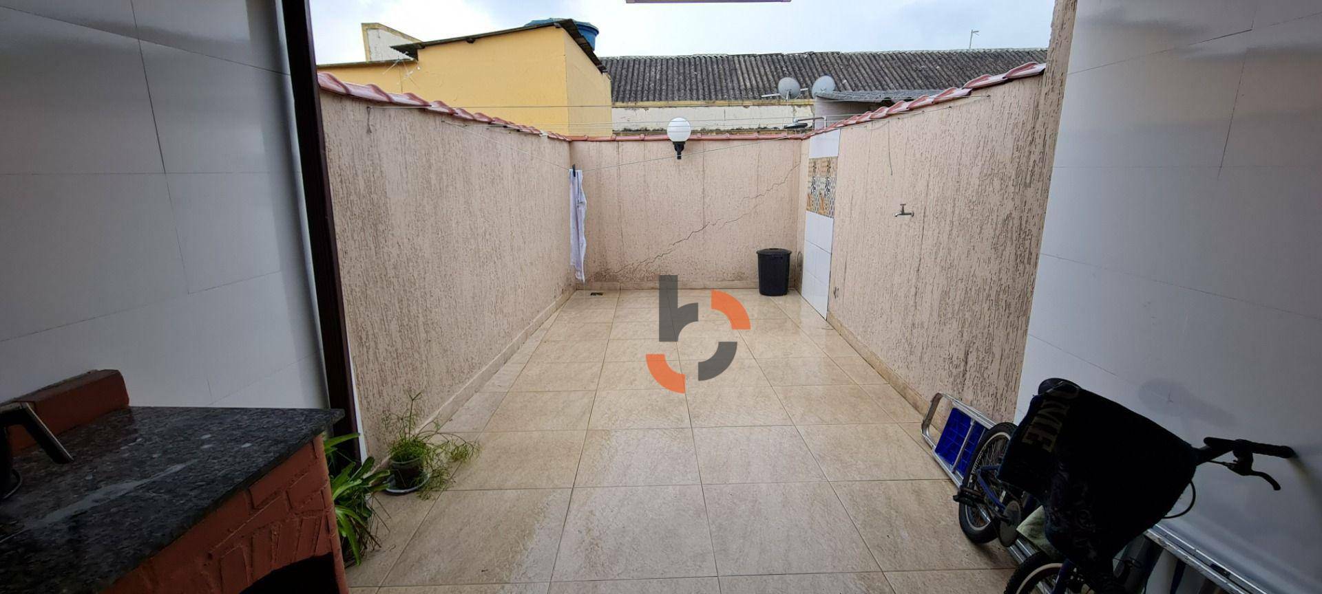 Casa à venda com 2 quartos, 70m² - Foto 17