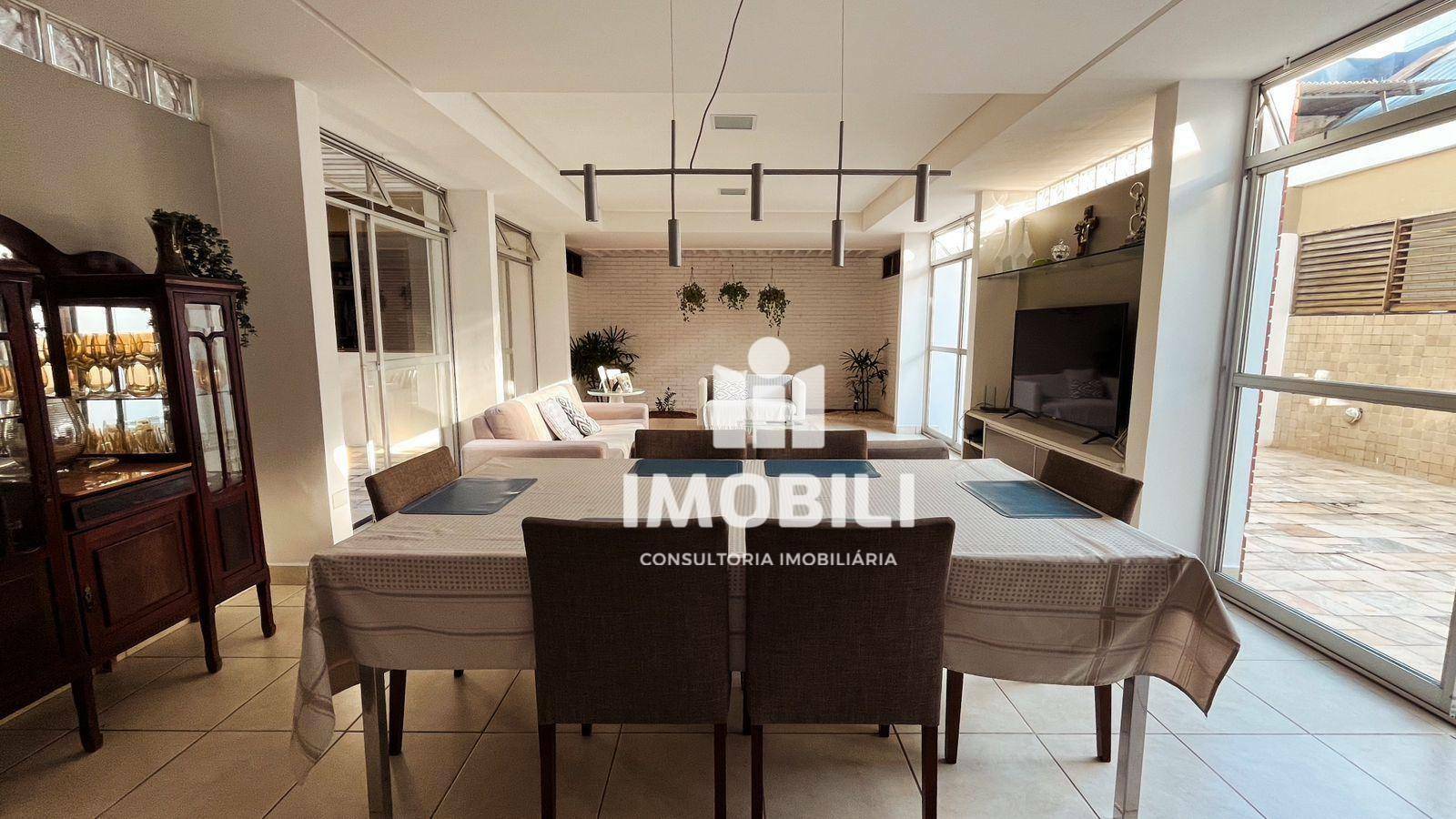 Casa à venda com 3 quartos, 212m² - Foto 4