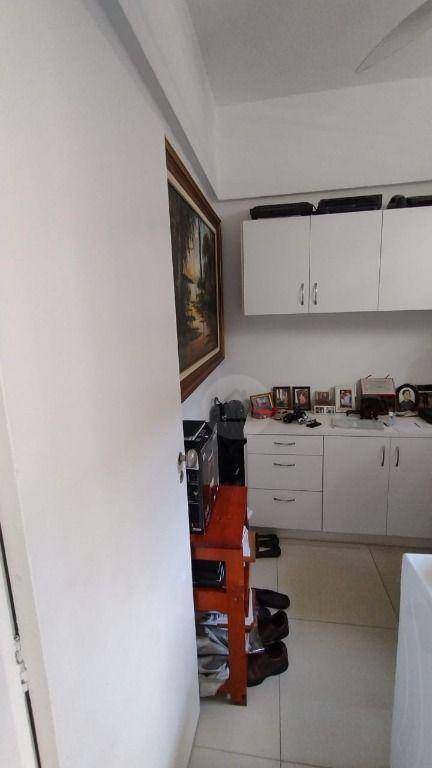 Apartamento à venda com 3 quartos, 160m² - Foto 4