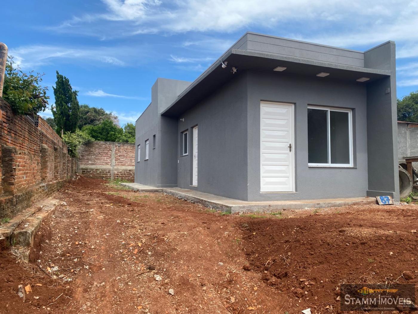 Casa à venda com 2 quartos, 189m² - Foto 1