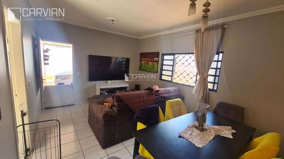 Casa à venda com 3 quartos, 90m² - Foto 1