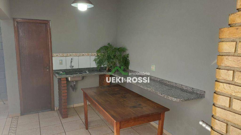 Casa à venda com 3 quartos, 171m² - Foto 3