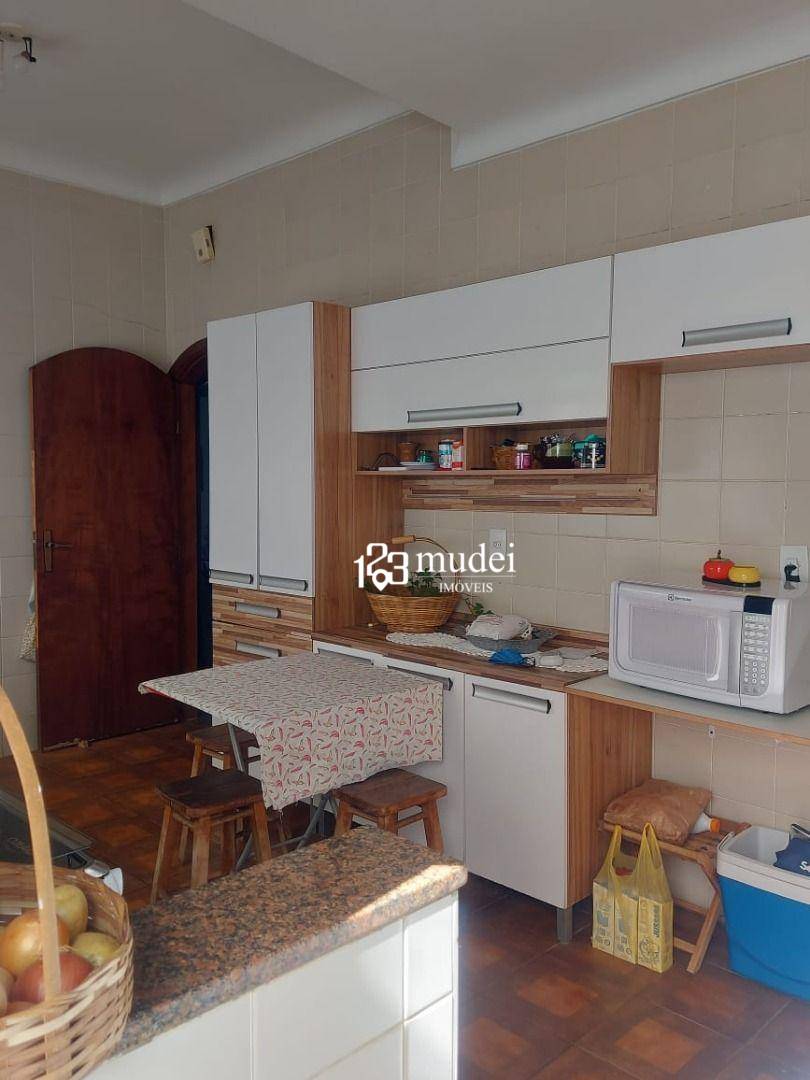 Casa à venda com 4 quartos, 180m² - Foto 11