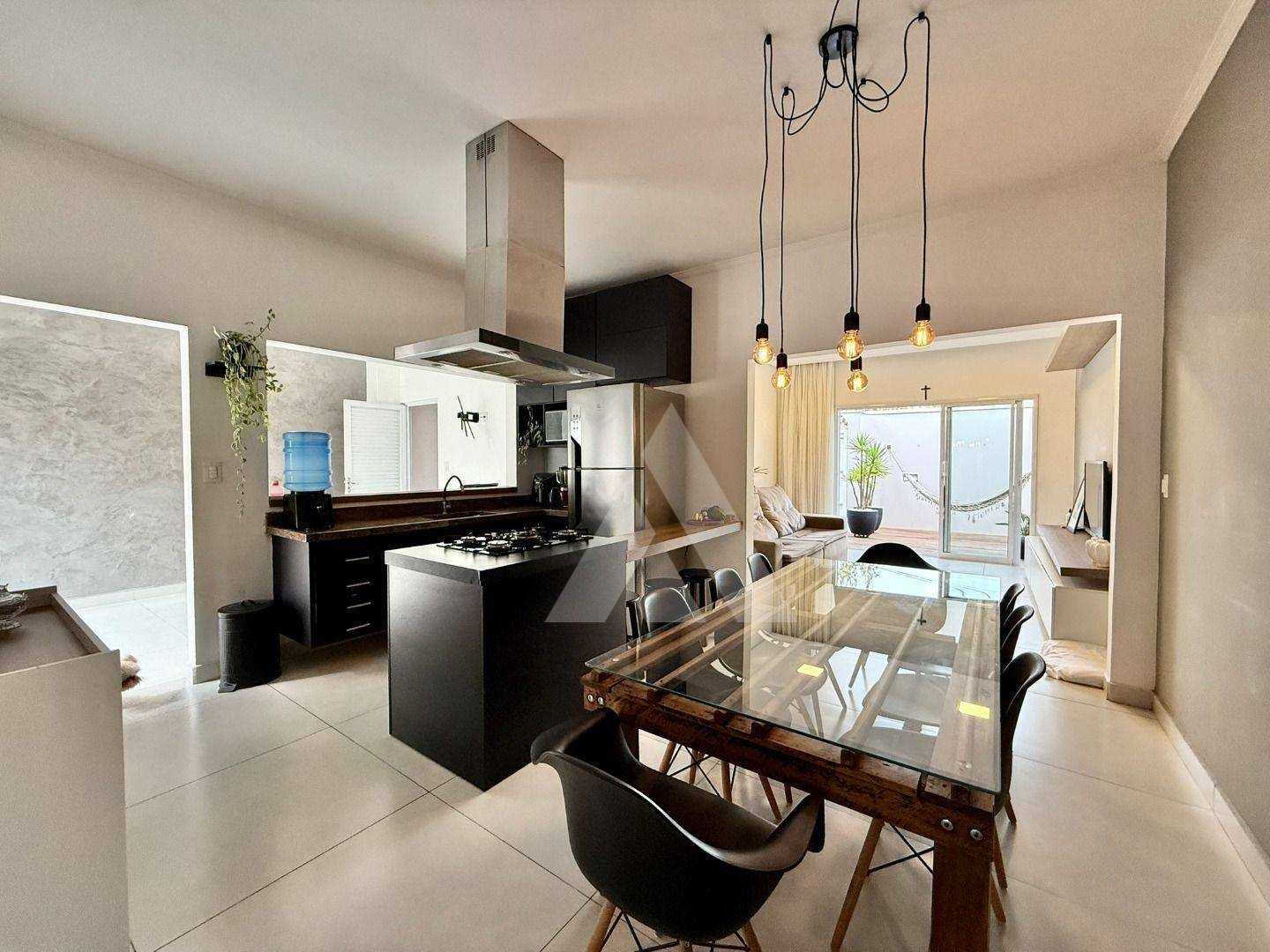 Casa à venda com 4 quartos, 215m² - Foto 13