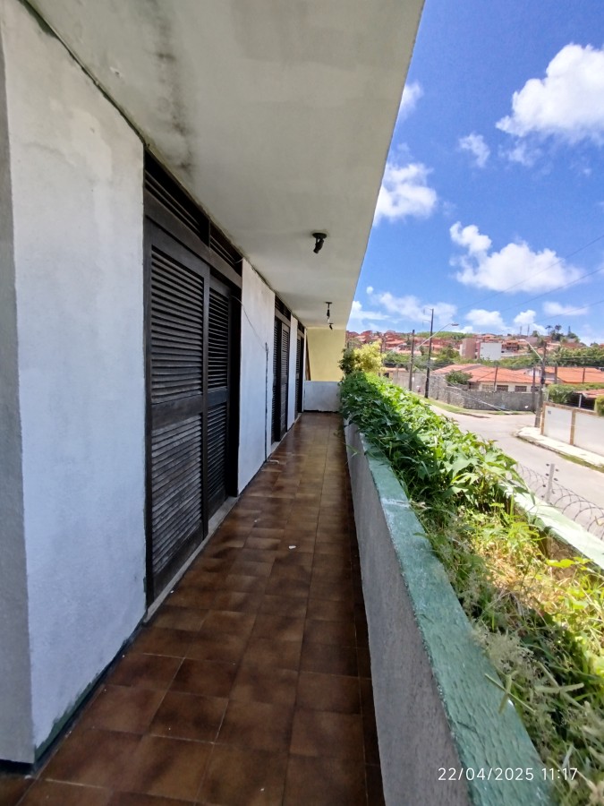 Casa para alugar com 5 quartos, 200m² - Foto 35