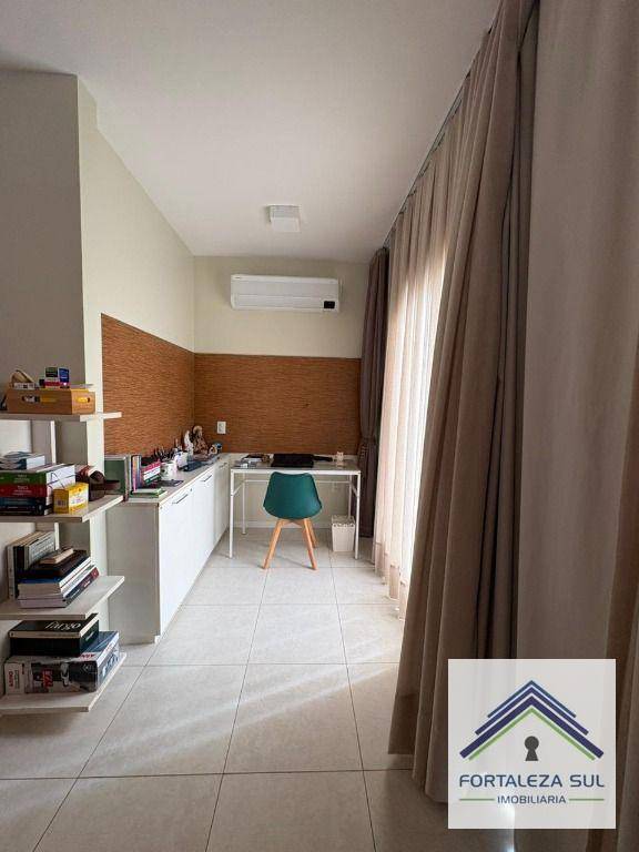 Casa de Condomínio à venda com 5 quartos, 307m² - Foto 24