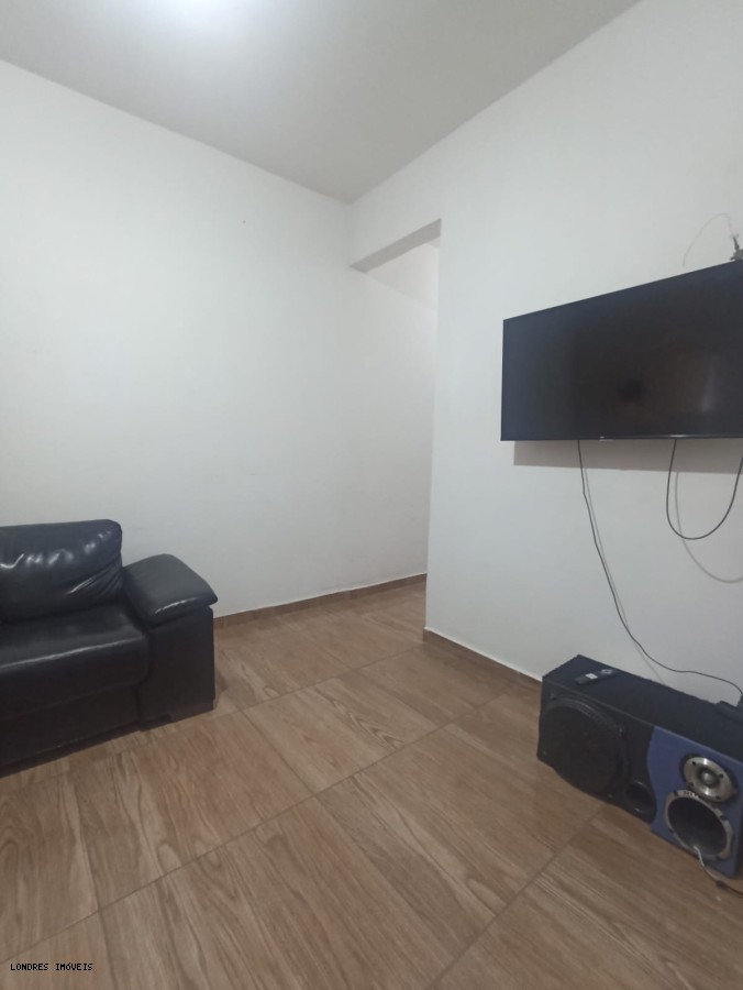 Casa à venda com 5 quartos, 200m² - Foto 17