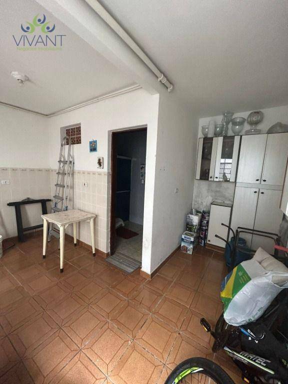 Sobrado à venda e aluguel com 3 quartos, 252m² - Foto 18