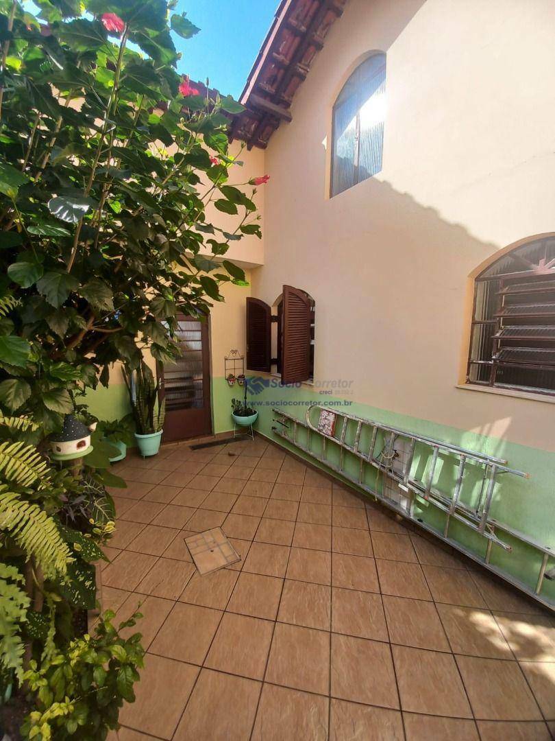 Casa à venda com 3 quartos, 310m² - Foto 21