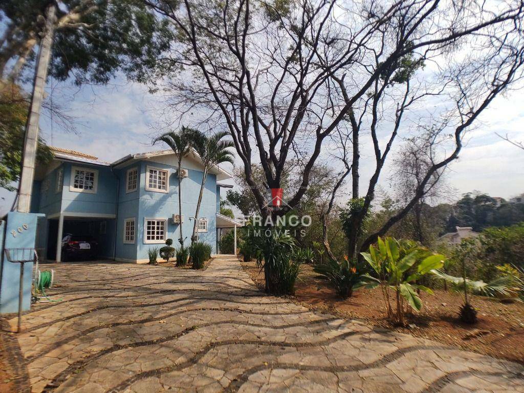 Casa de Condomínio à venda com 4 quartos, 385m² - Foto 1