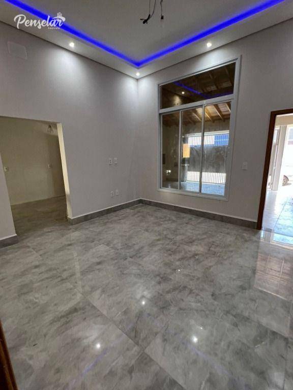 Casa à venda com 3 quartos, 138m² - Foto 2