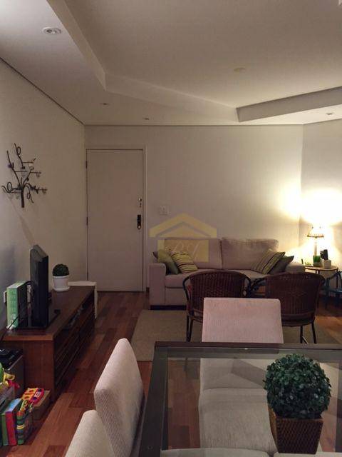 Apartamento à venda com 2 quartos, 64m² - Foto 3