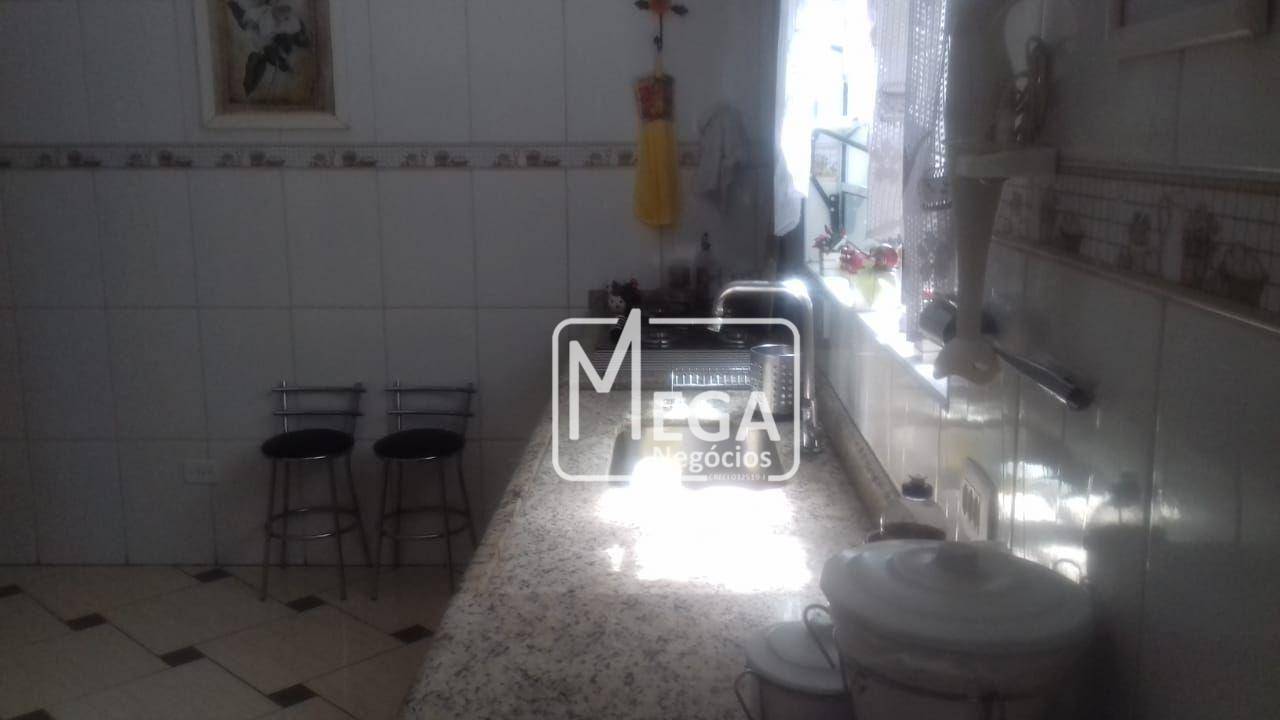 Sobrado à venda com 3 quartos, 150m² - Foto 1