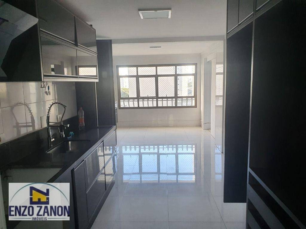 Apartamento para alugar com 4 quartos, 228m² - Foto 2