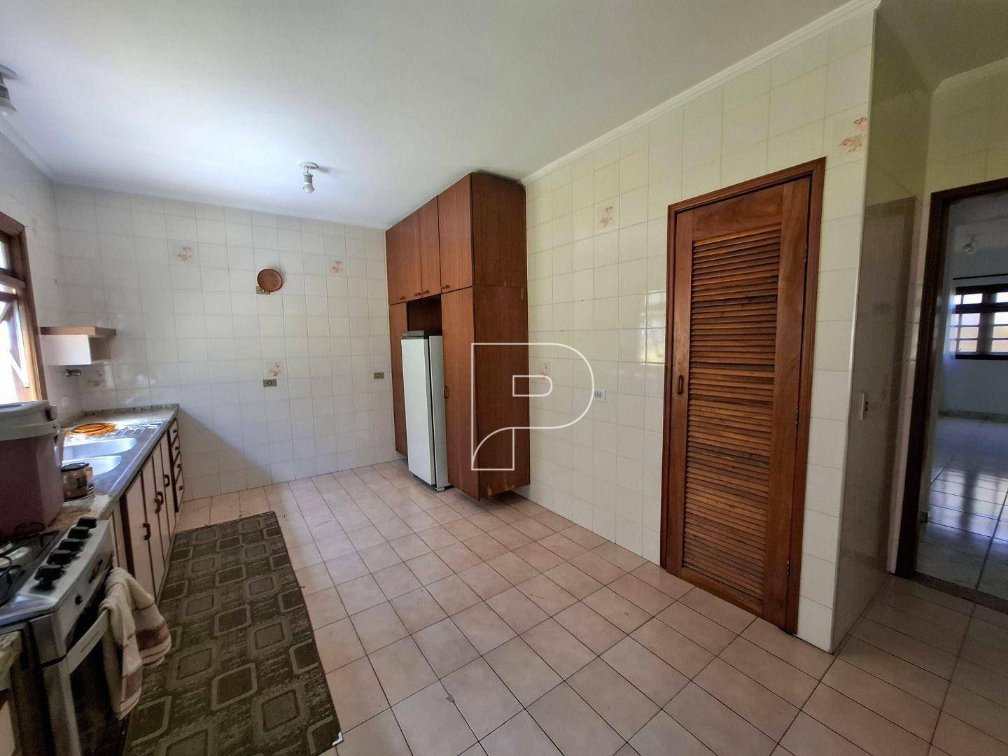 Casa de Condomínio para alugar com 3 quartos, 400m² - Foto 11