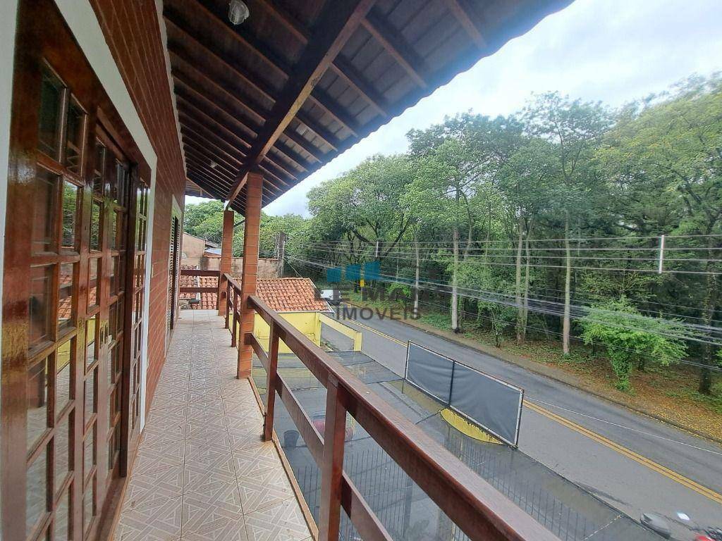 Casa para alugar com 4 quartos, 150m² - Foto 1