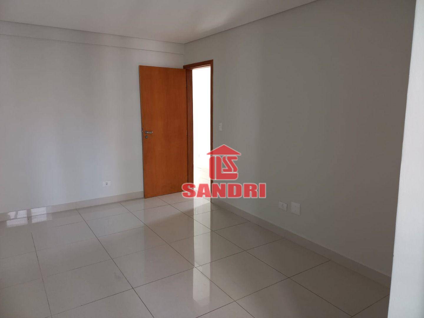 Apartamento para alugar com 2 quartos, 72m² - Foto 4