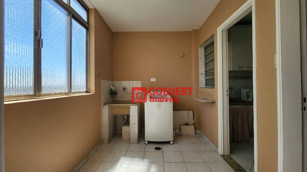 Apartamento para alugar com 3 quartos, 90m² - Foto 13