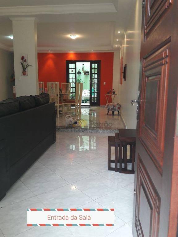 Sobrado à venda com 3 quartos, 212m² - Foto 11