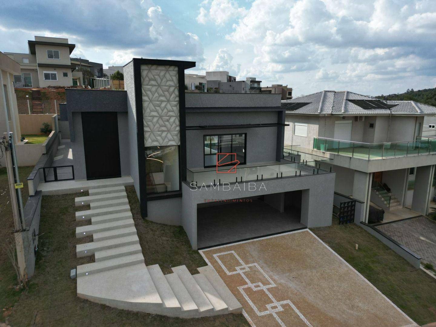 Casa de Condomínio à venda com 4 quartos, 327m² - Foto 1