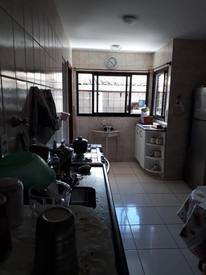 Casa de Condomínio à venda com 5 quartos, 200m² - Foto 9