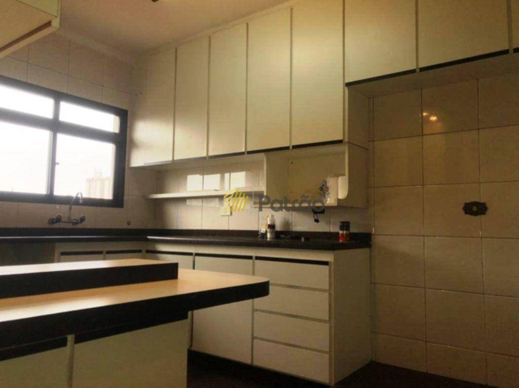 Sobrado à venda com 3 quartos, 256m² - Foto 10