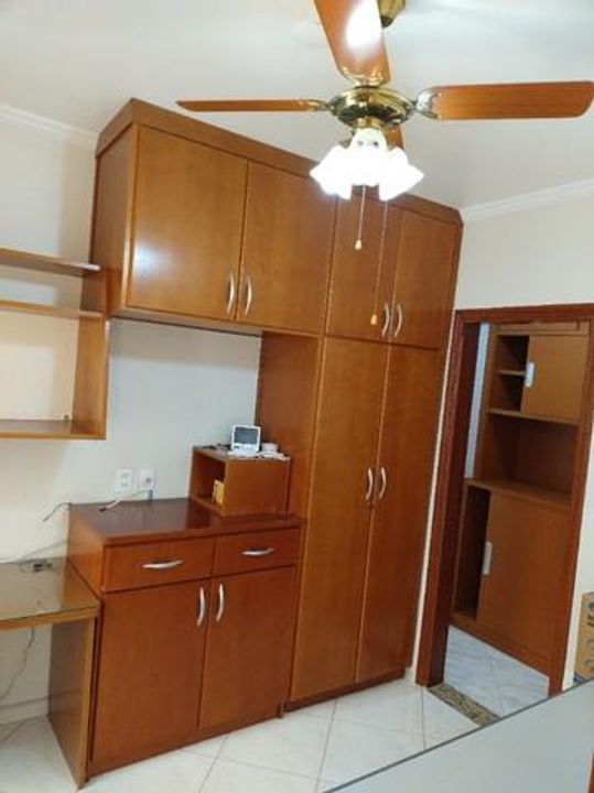 Casa à venda com 4 quartos, 240m² - Foto 3