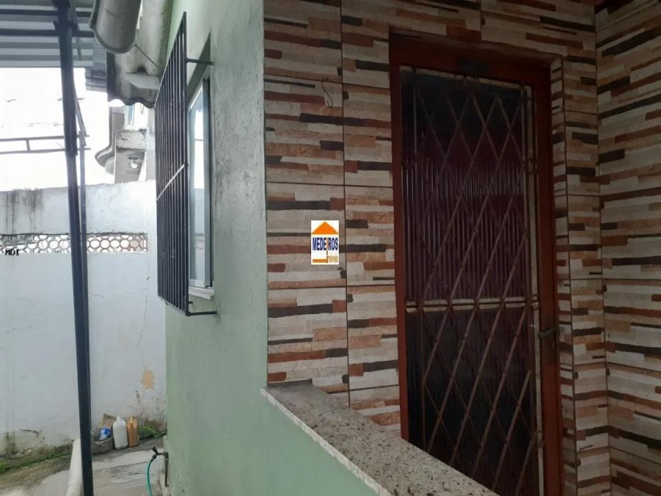 Casa à venda com 2 quartos, 160m² - Foto 2