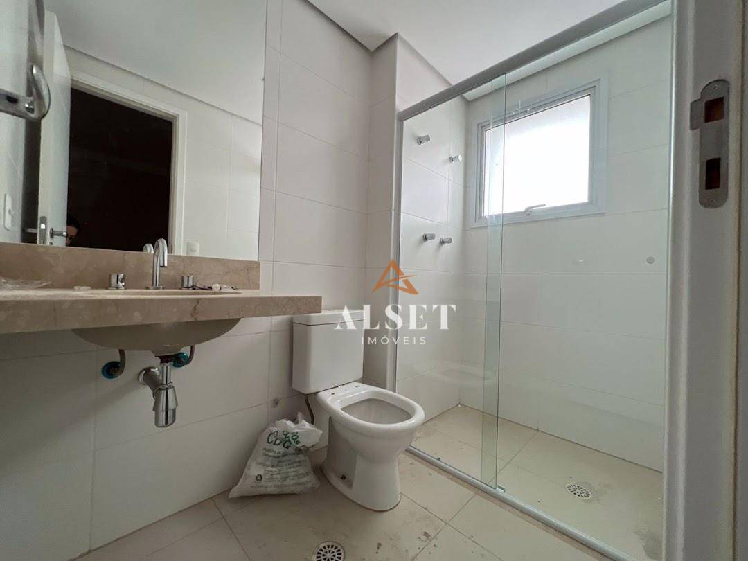 Apartamento à venda com 3 quartos, 180m² - Foto 10