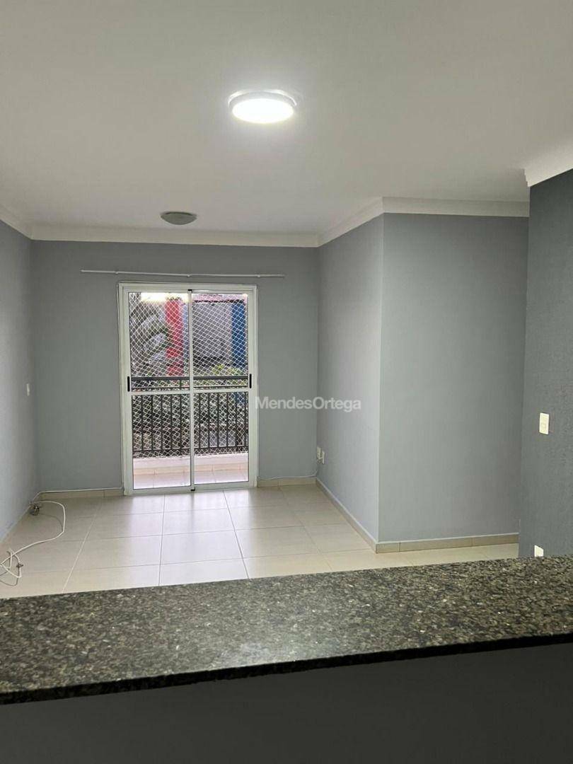 Apartamento para alugar com 3 quartos, 72m² - Foto 4