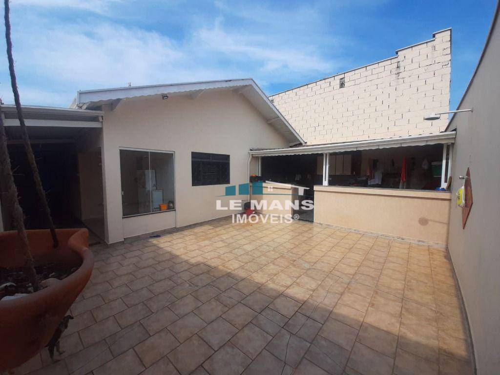 Casa à venda com 2 quartos, 158m² - Foto 1