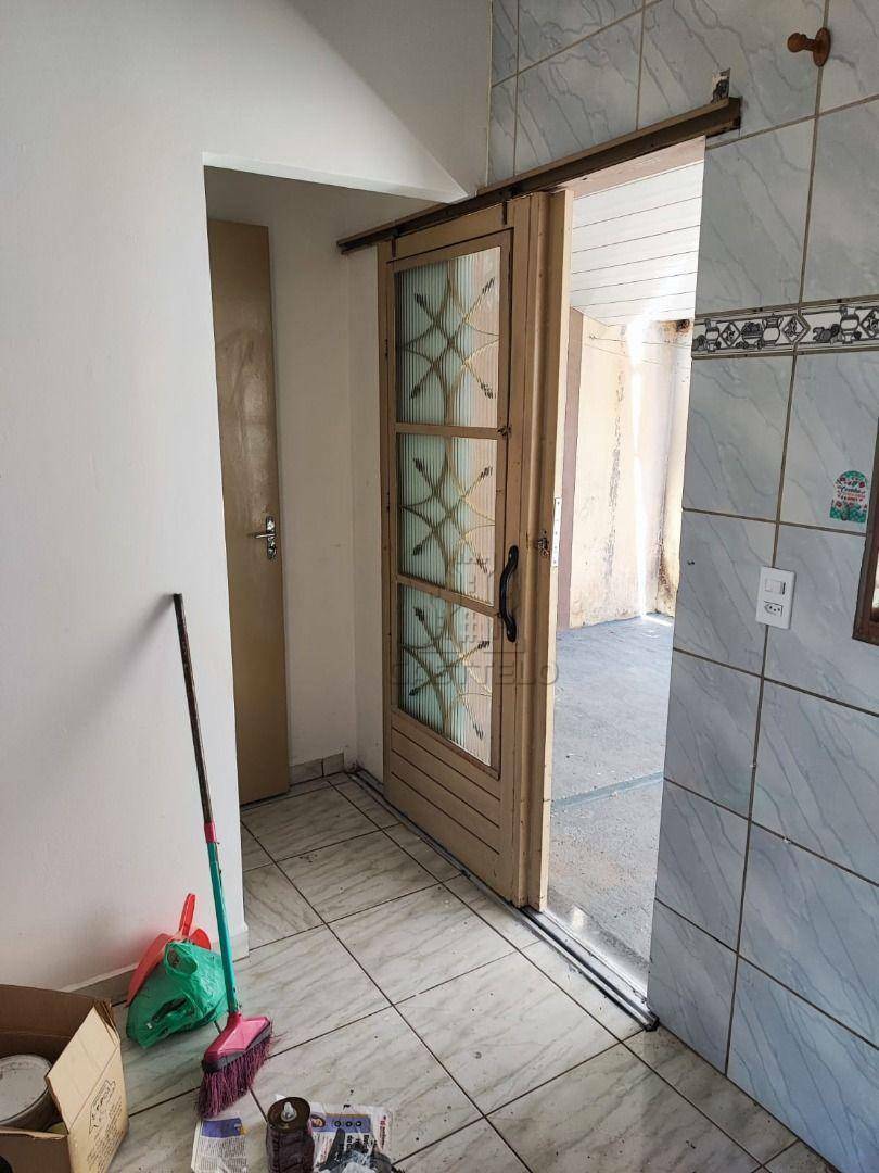 Casa para alugar com 2 quartos, 79m² - Foto 9