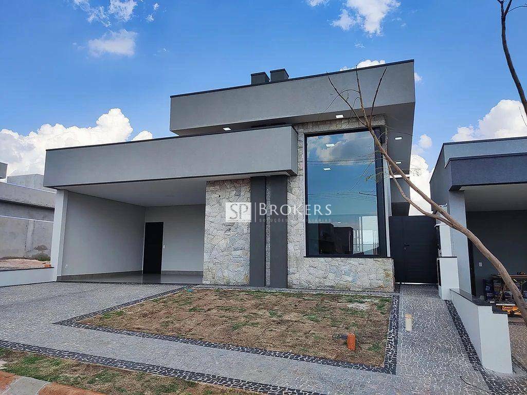 Casa de Condomínio à venda com 4 quartos, 213m² - Foto 1