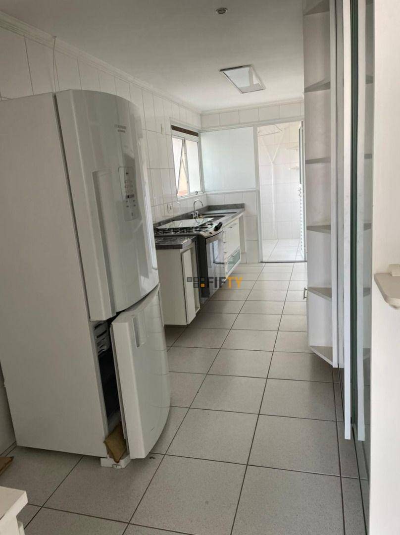 Apartamento para alugar com 3 quartos, 146m² - Foto 8